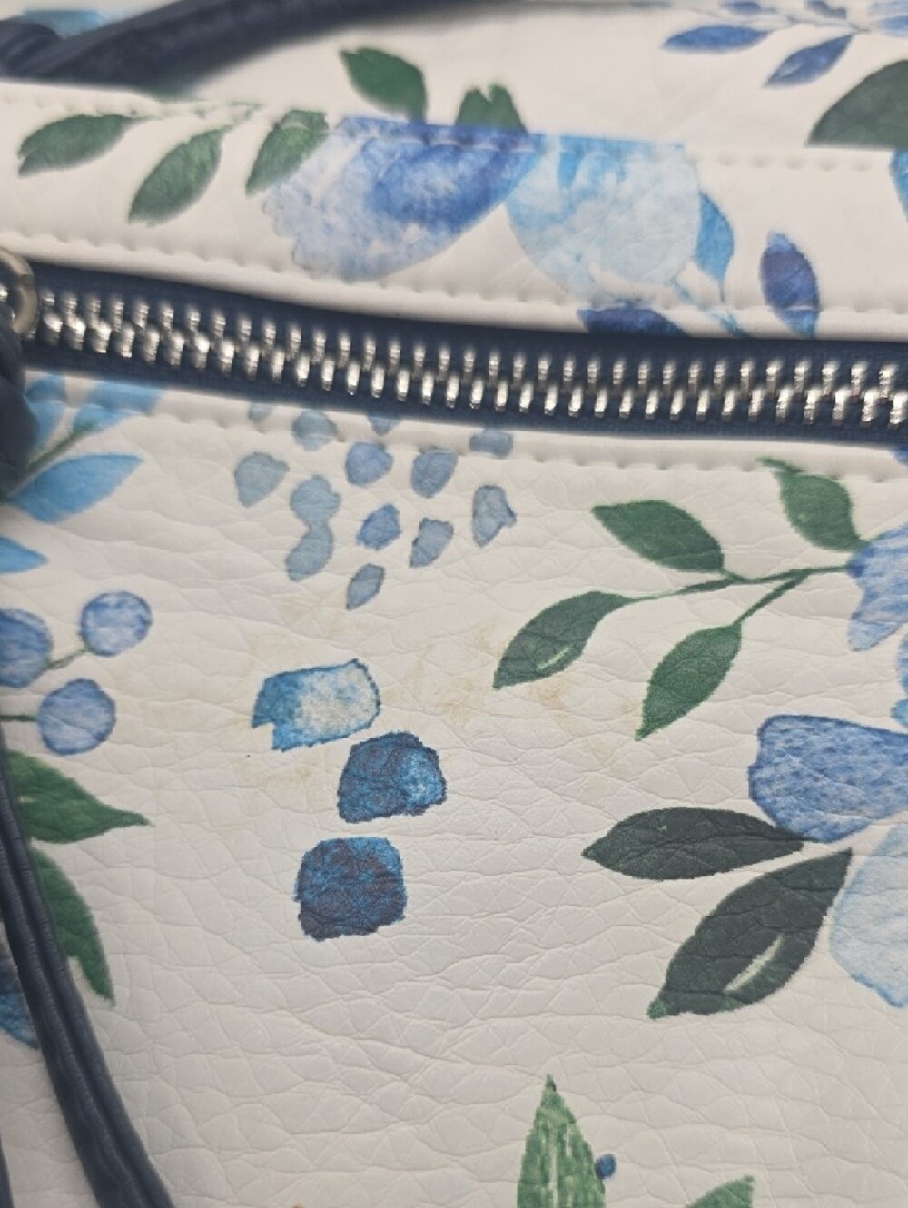 Bueno White Crossbody Bag with Blue Floral Print - Picture 6 of 6